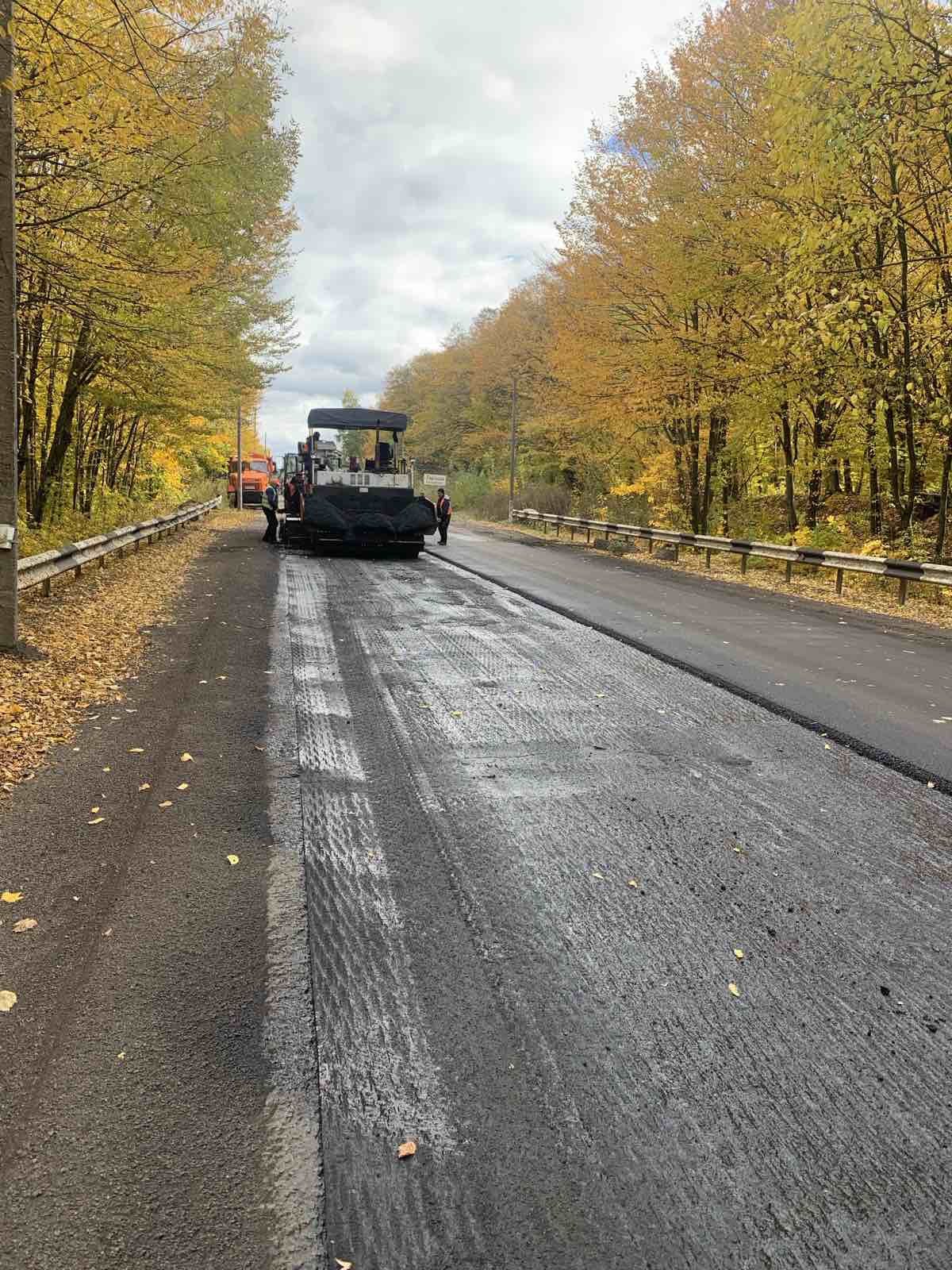 ДП «Київський облавтодор» продовжує виконання робіт із експлуатаційного утримання автошляхів області